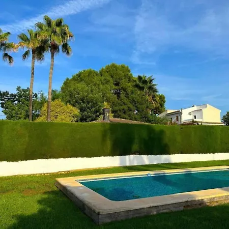 Villa Con Piscina, Jardin Y Aire Acondicionado En La Eliana-l'eliana Valence